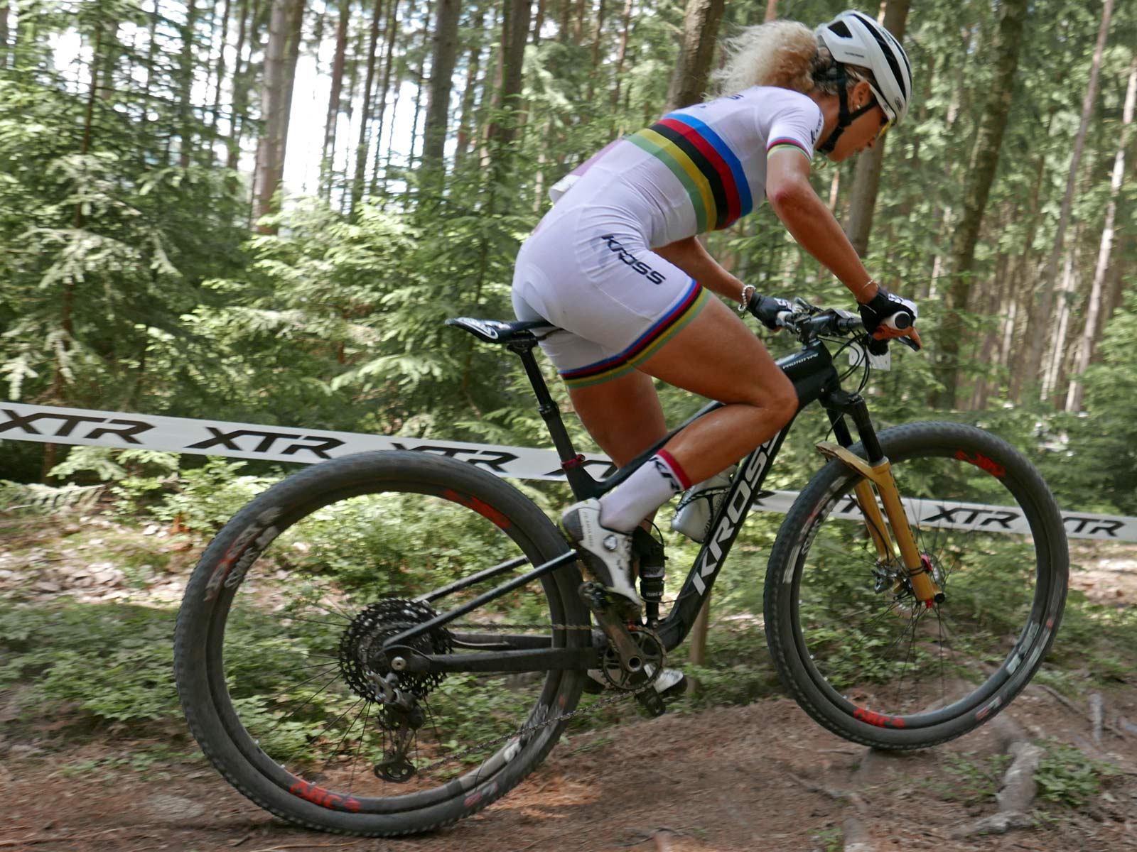 Prototype Kross Earth 100mm made in EU carbon full suspension 29er XC race mountain bike Jolanda Neff Nove Mesto rear